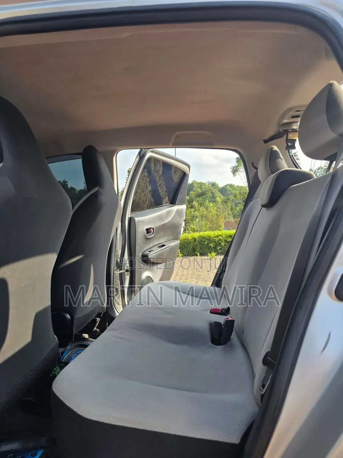 Toyota Vitz 2012 Silver