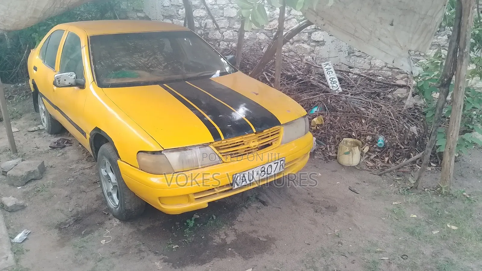 Nissan Sunny 1998 Yellow