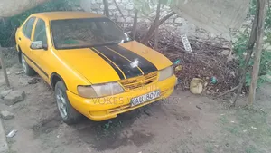 Nissan Sunny 1998 Yellow