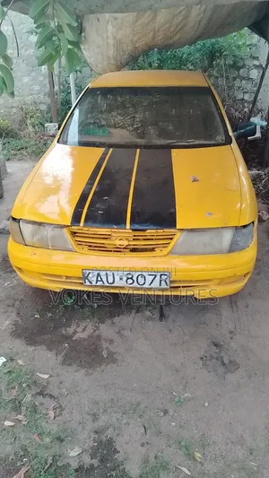 Nissan Sunny 1998 Yellow