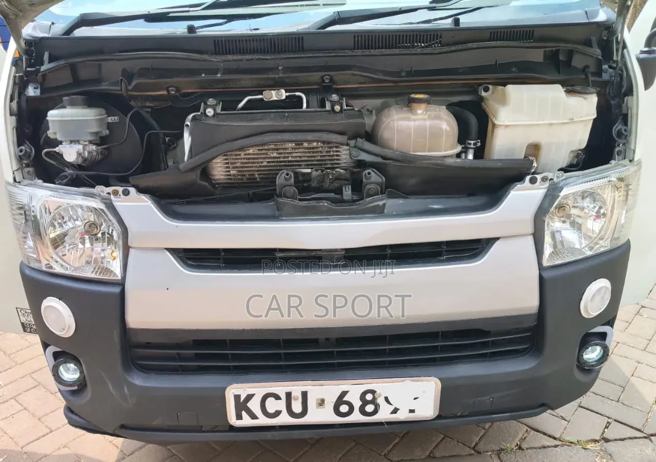 Toyota HiAce 2014 White
