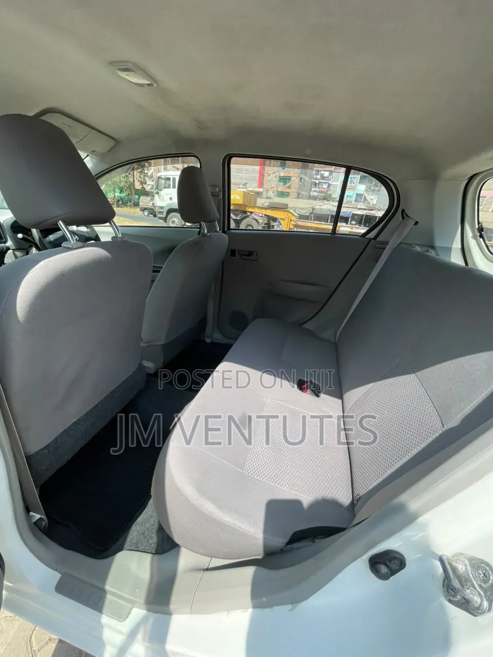 Daihatsu Mira 2015 White