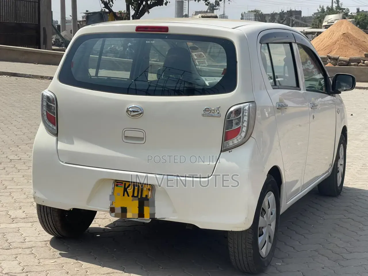 Daihatsu Mira 2015 White