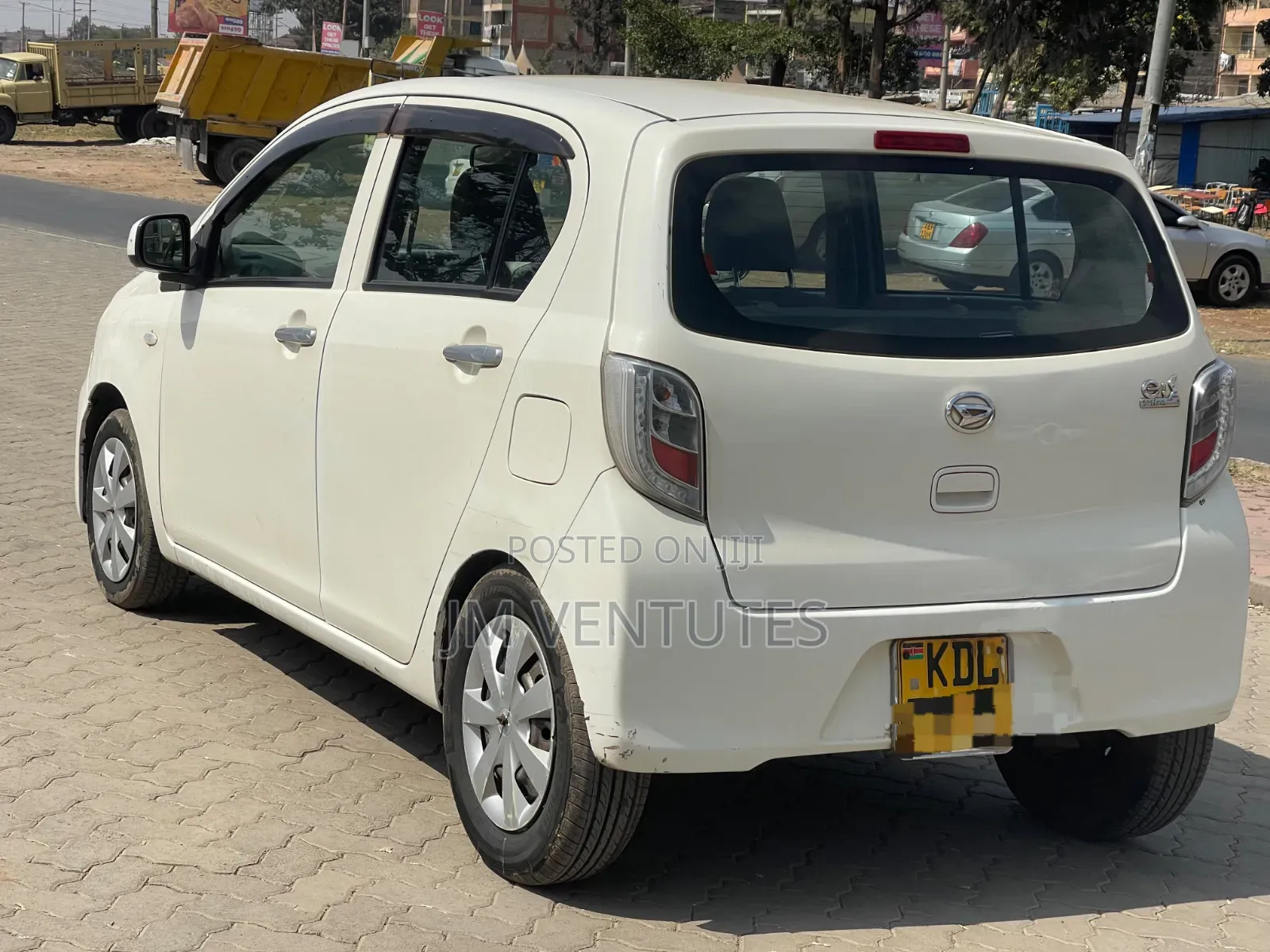 Daihatsu Mira 2015 White