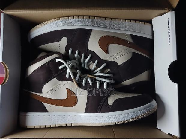 Nike Air Jordan 1 Mid - Brown Basalt/Pecan Oatmeal - main view