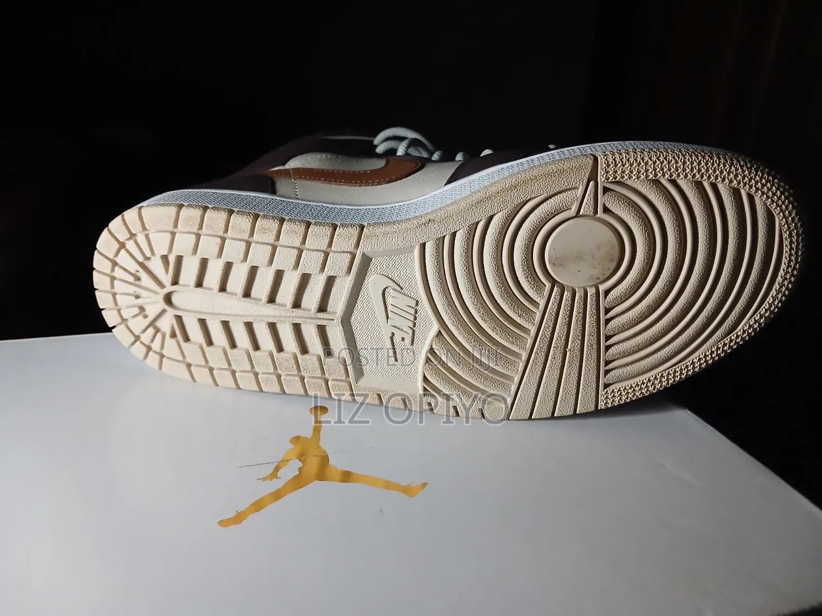 Nike Air Jordan 1 Mid - Brown Basalt/Pecan Oatmeal