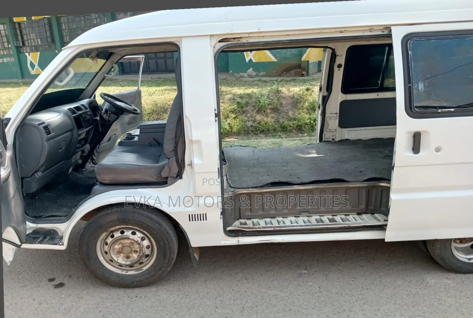 Mazda Bongo 2011 White