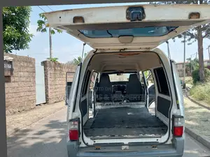 Mazda Bongo 2011 White
