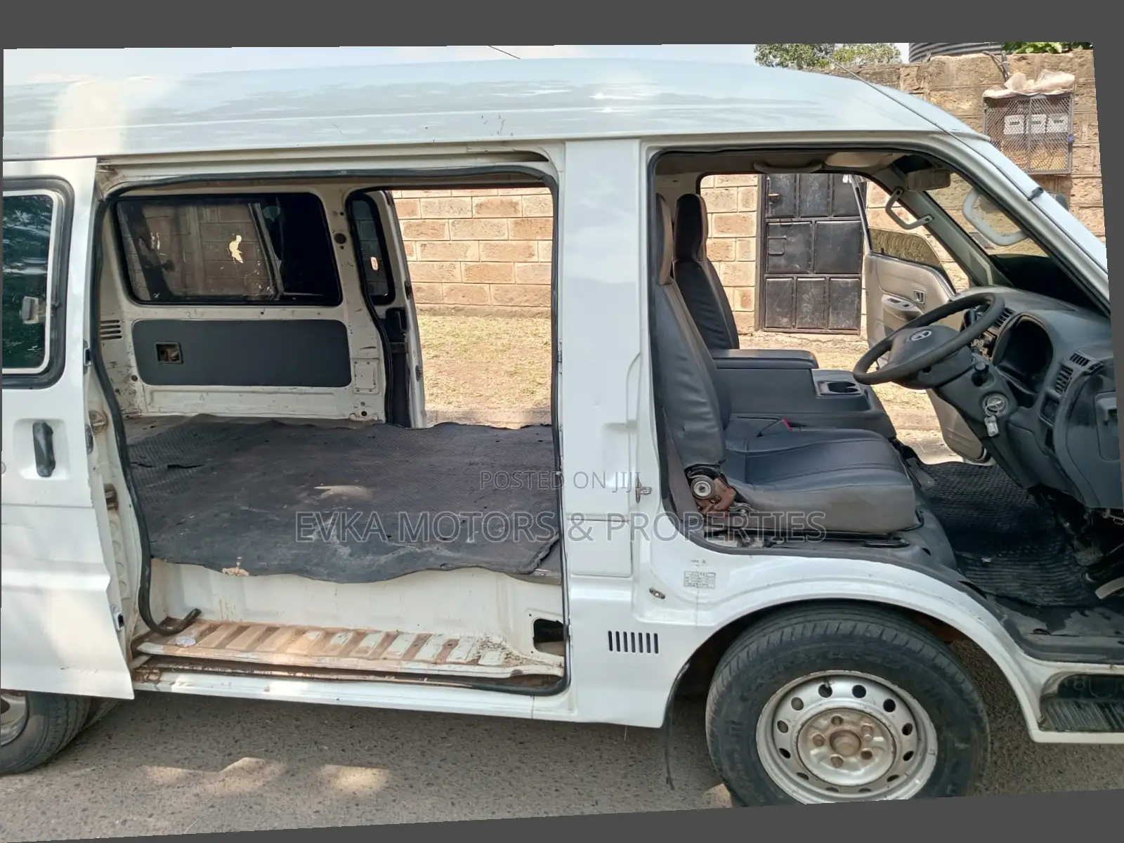 Mazda Bongo 2011 White