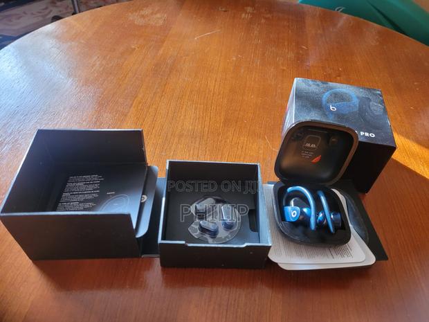Beats Powerbeats Pro Wireless Earbuds Original, Excellent Condition - thumbnail 6