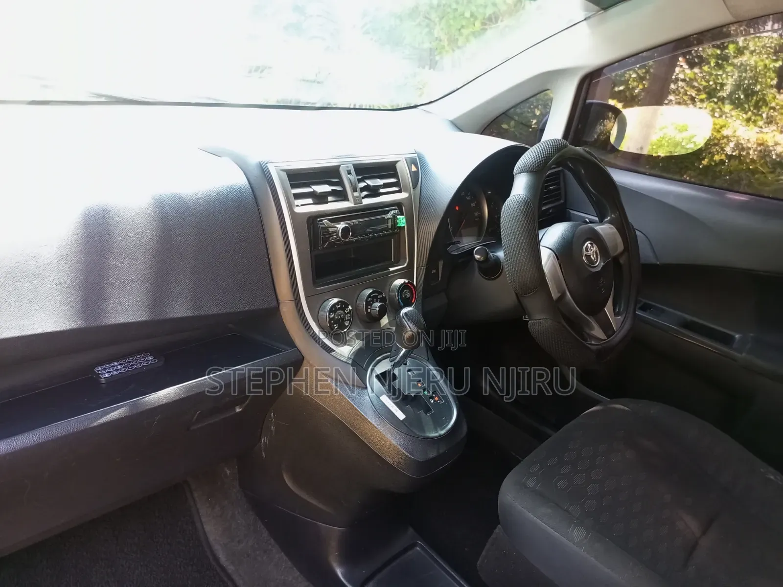 Toyota Ractis 2013 Green
