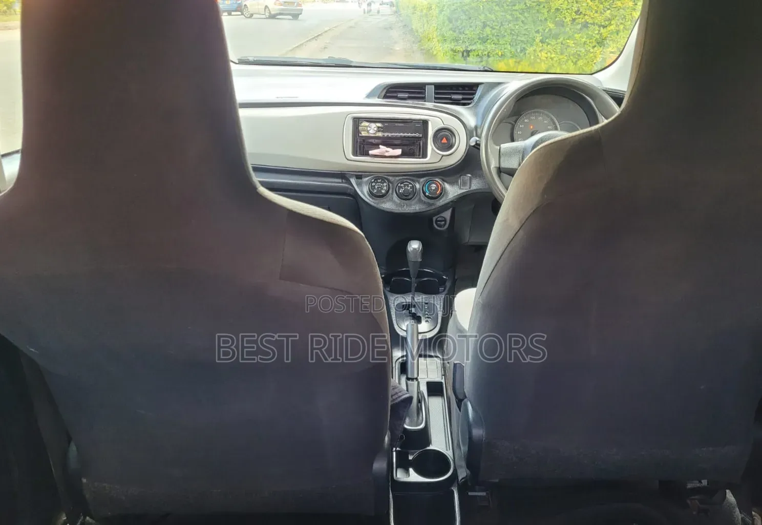 Toyota Vitz 1.0 FWD 5dr 2014 White