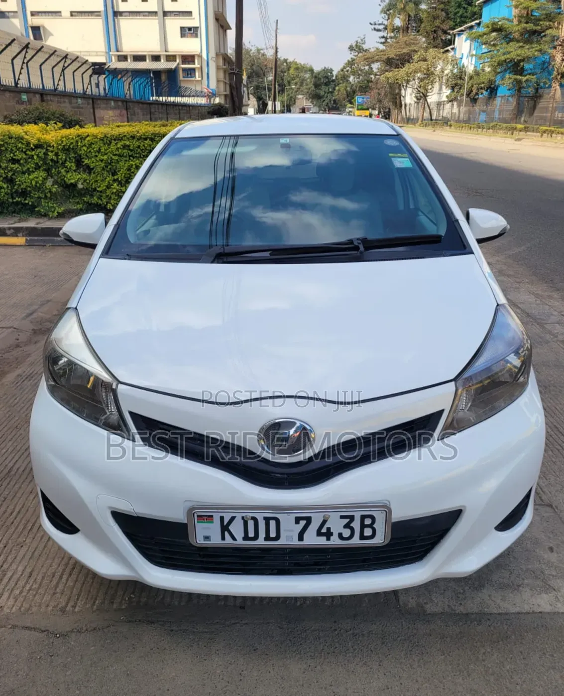 Toyota Vitz 1.0 FWD 5dr 2014 White