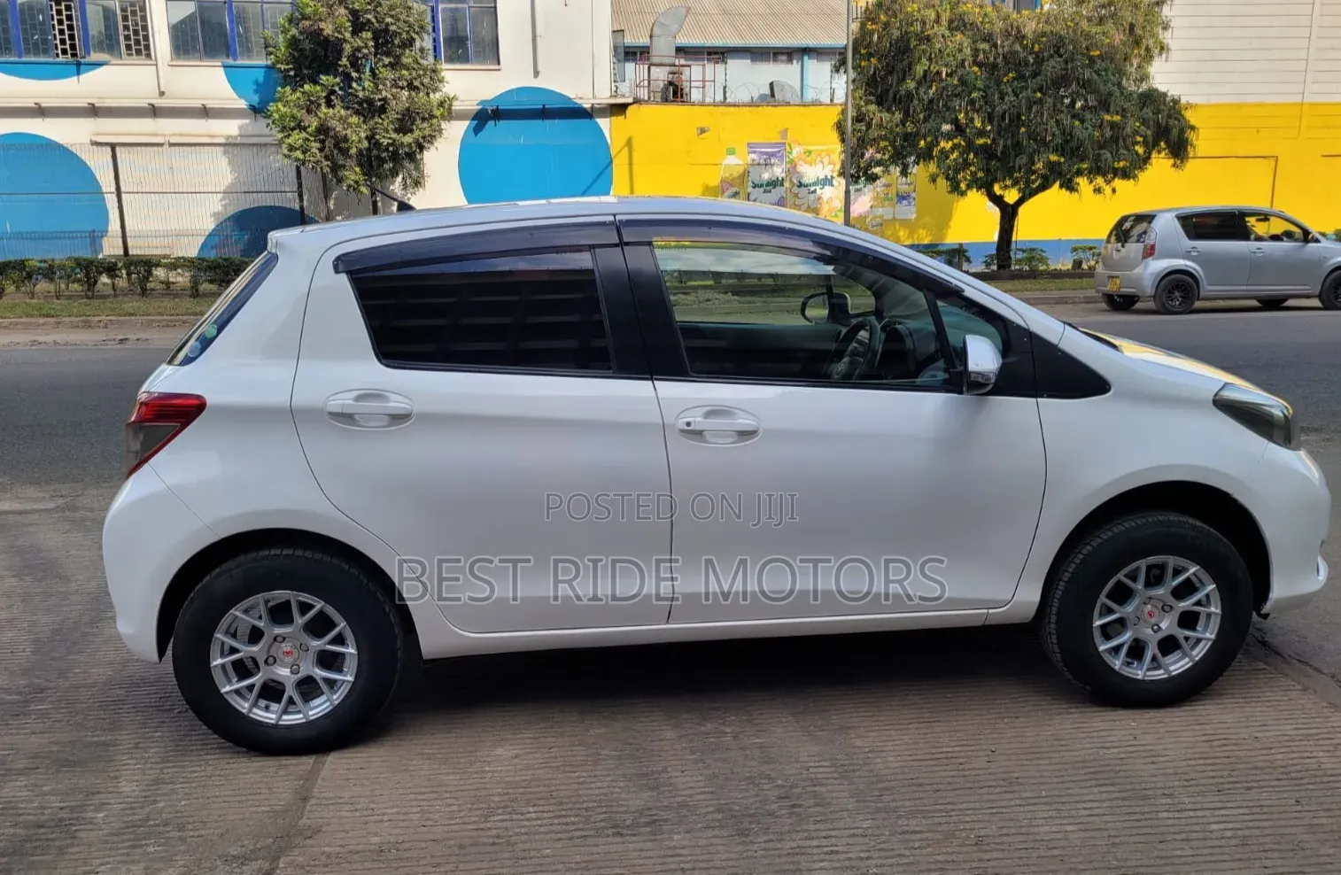 Toyota Vitz 1.0 FWD 5dr 2014 White