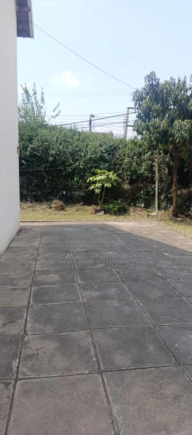3bdrm Maisonette in Nairobi West, Madaraka for rent