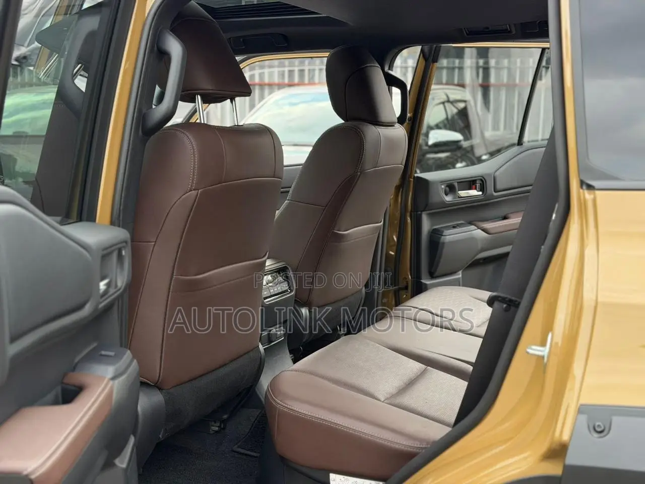 Toyota Land Cruiser Prado 2.8 2024 Gold