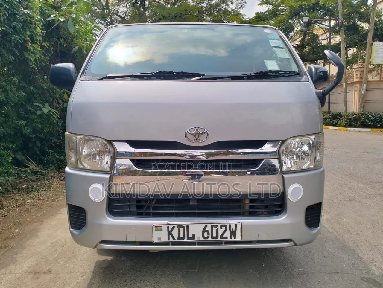 Toyota HiAce 2016 Silver