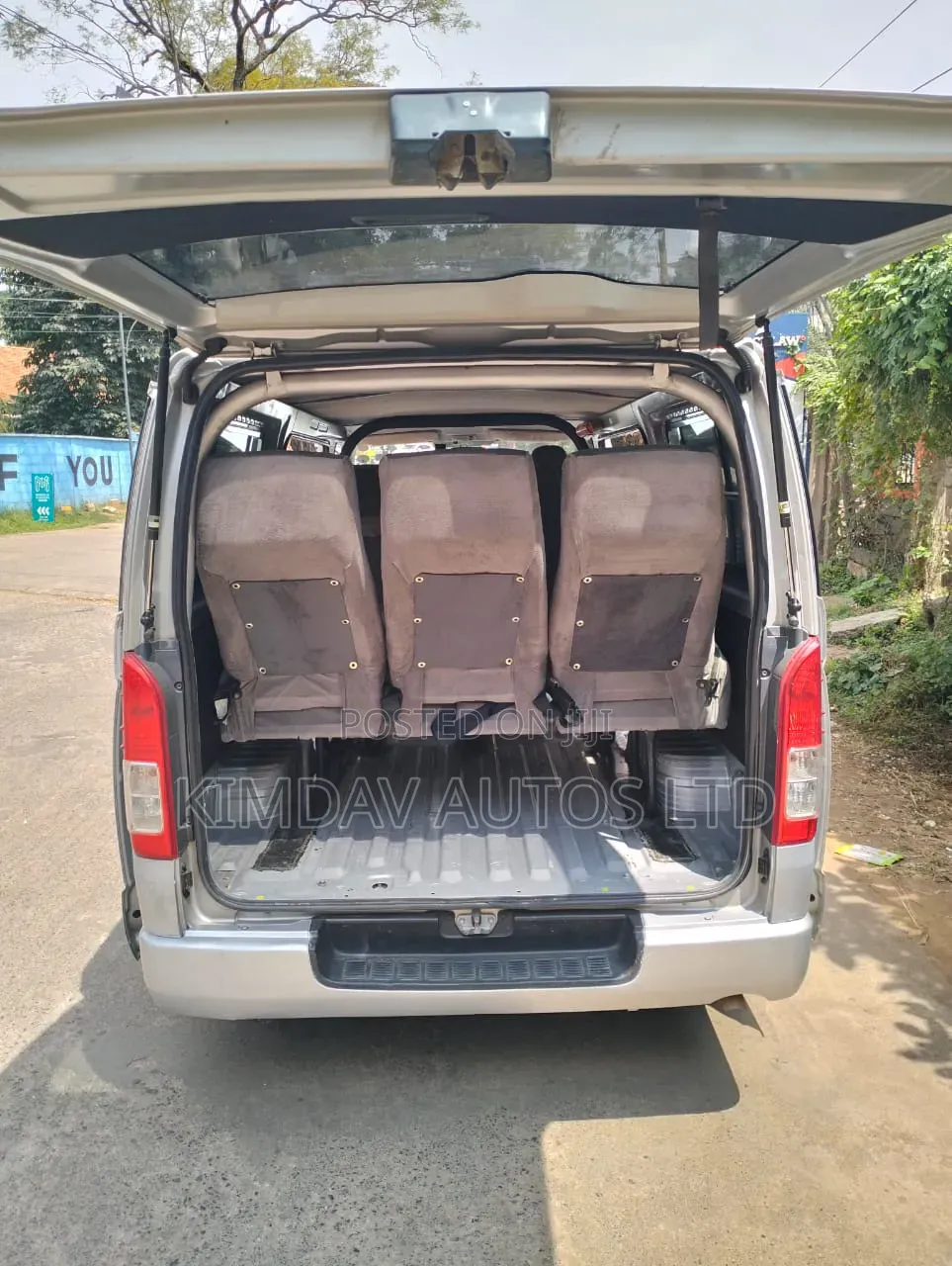 Toyota HiAce 2016 Silver