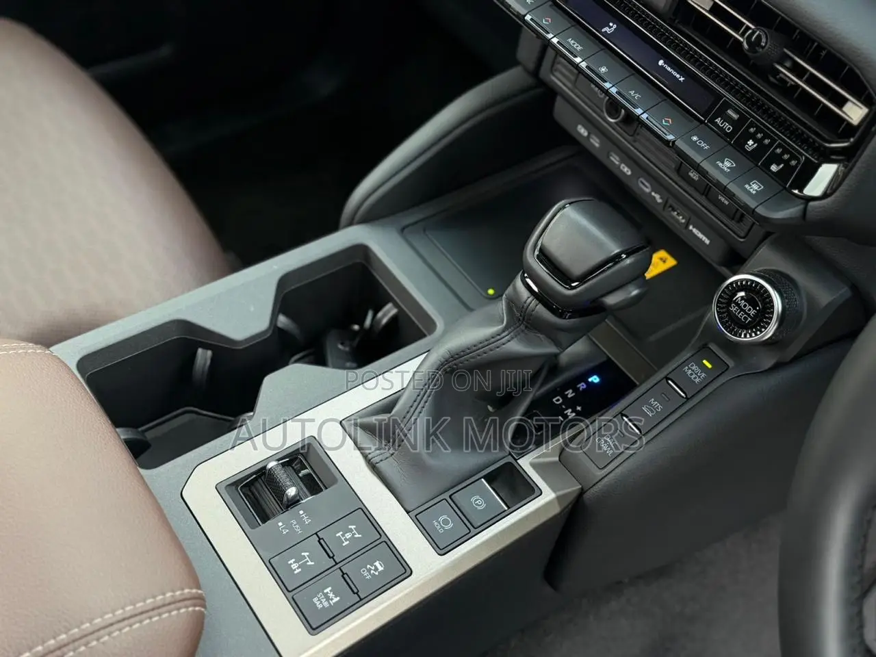 Toyota Land Cruiser Prado 2.8 2024 Gold