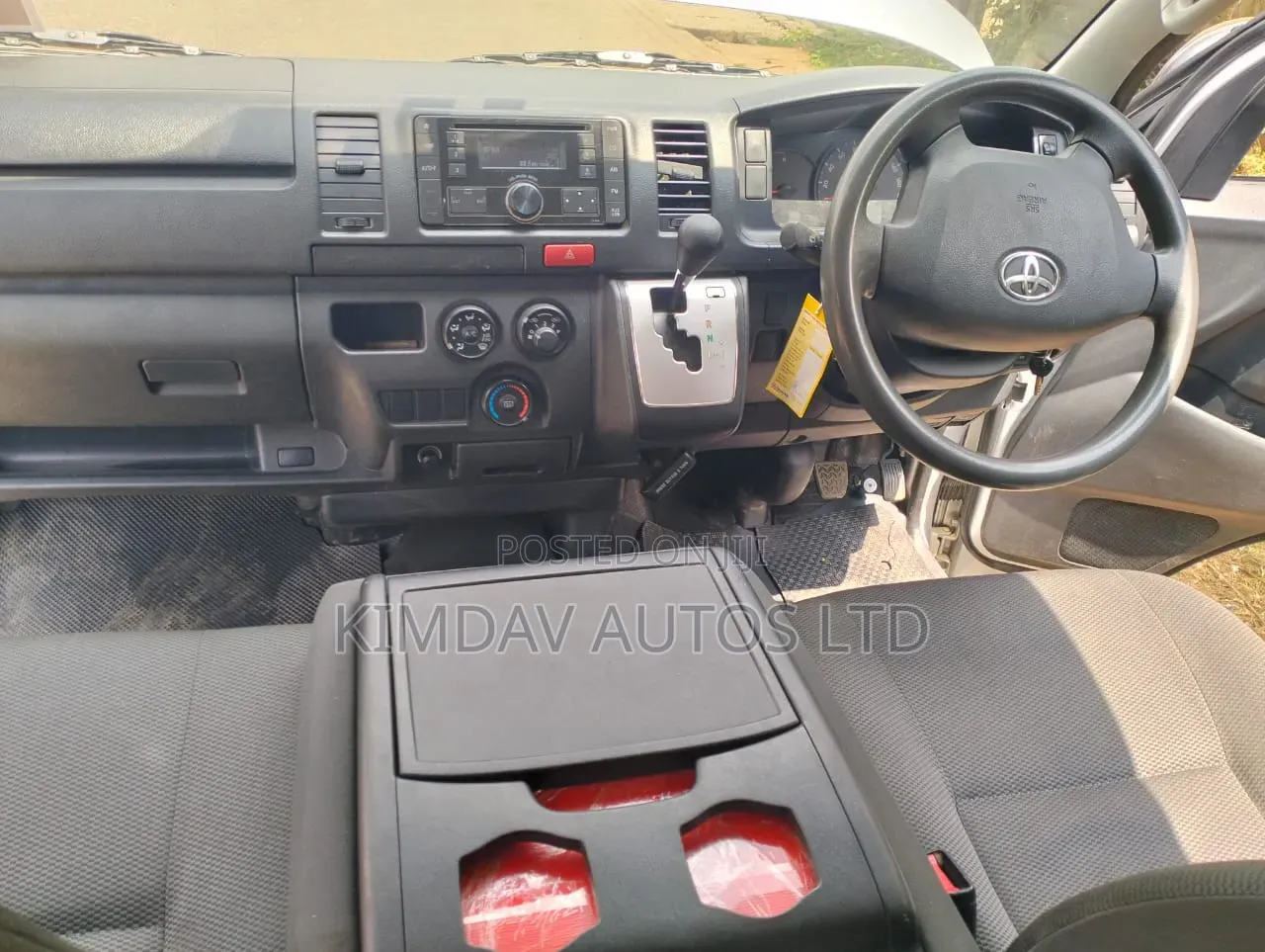 Toyota HiAce 2016 Silver