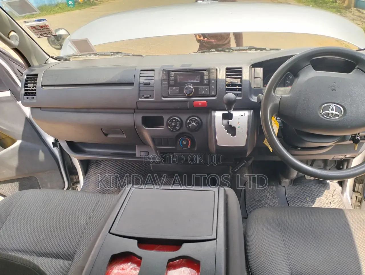 Toyota HiAce 2016 Silver