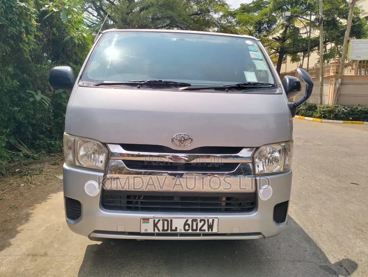 Toyota HiAce 2016 Silver