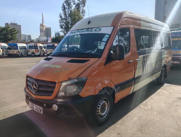 Mercedes-Benz Sprinter 2014 Orange - thumbnail 2