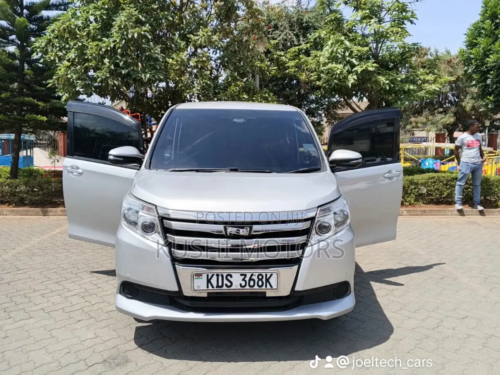 Toyota Noah