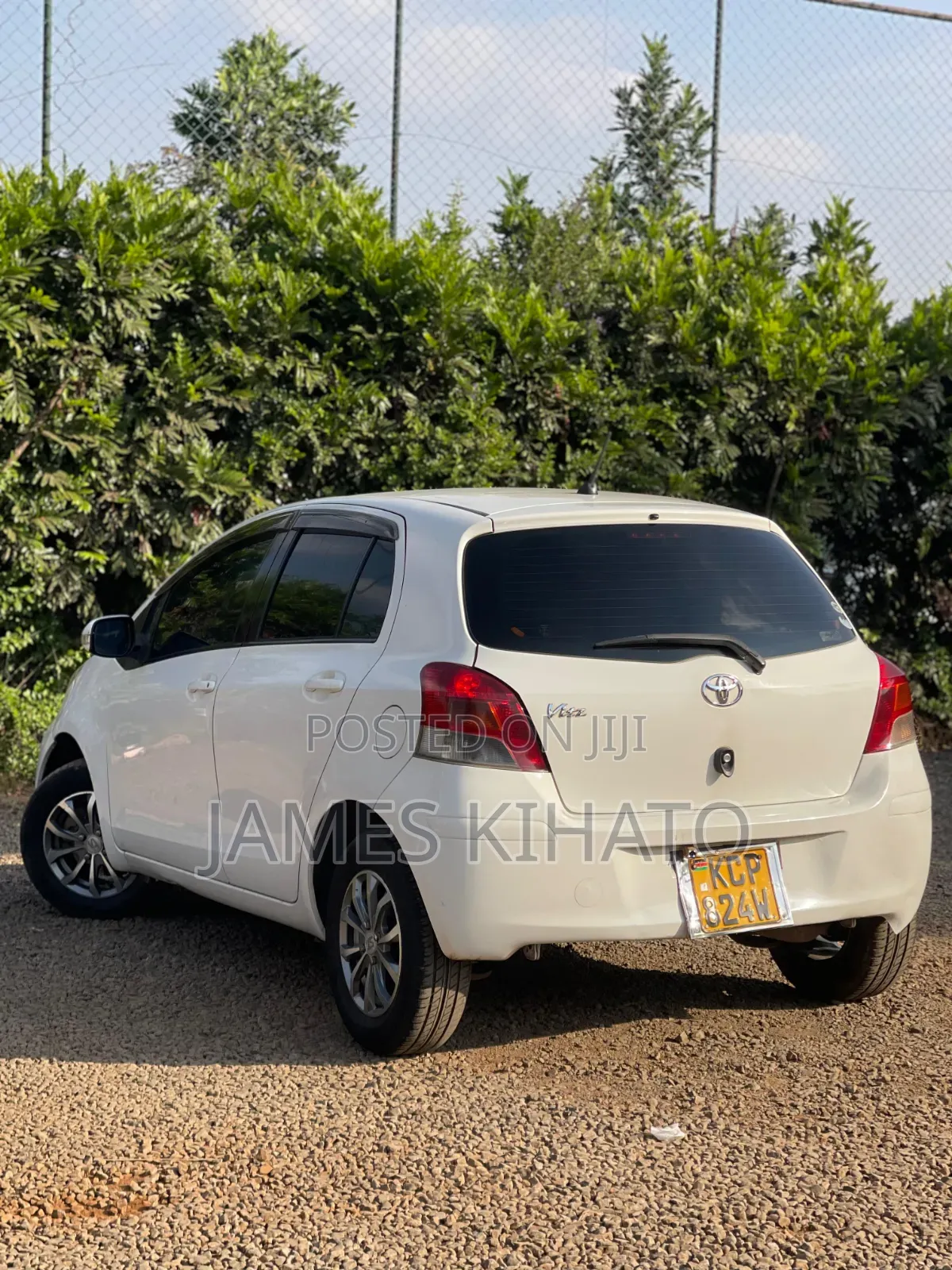 Toyota Vitz 2011 White