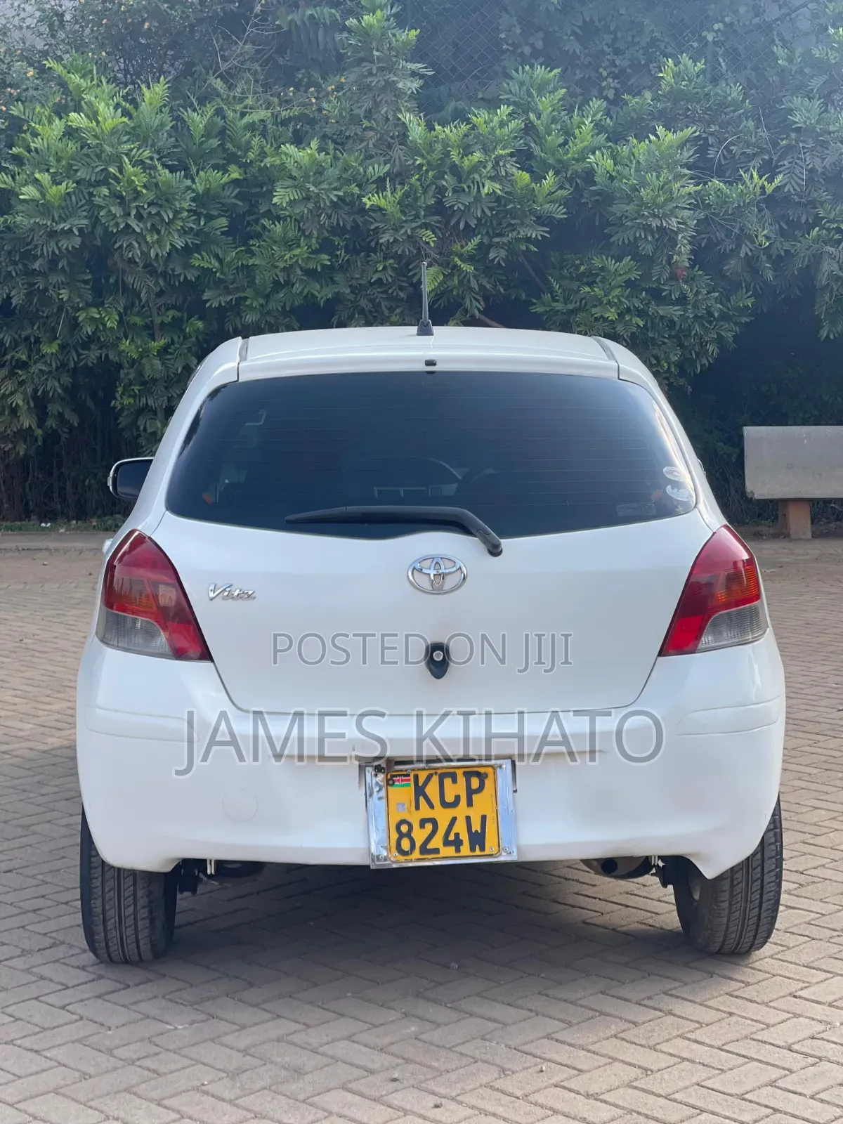 Toyota Vitz 2011 White