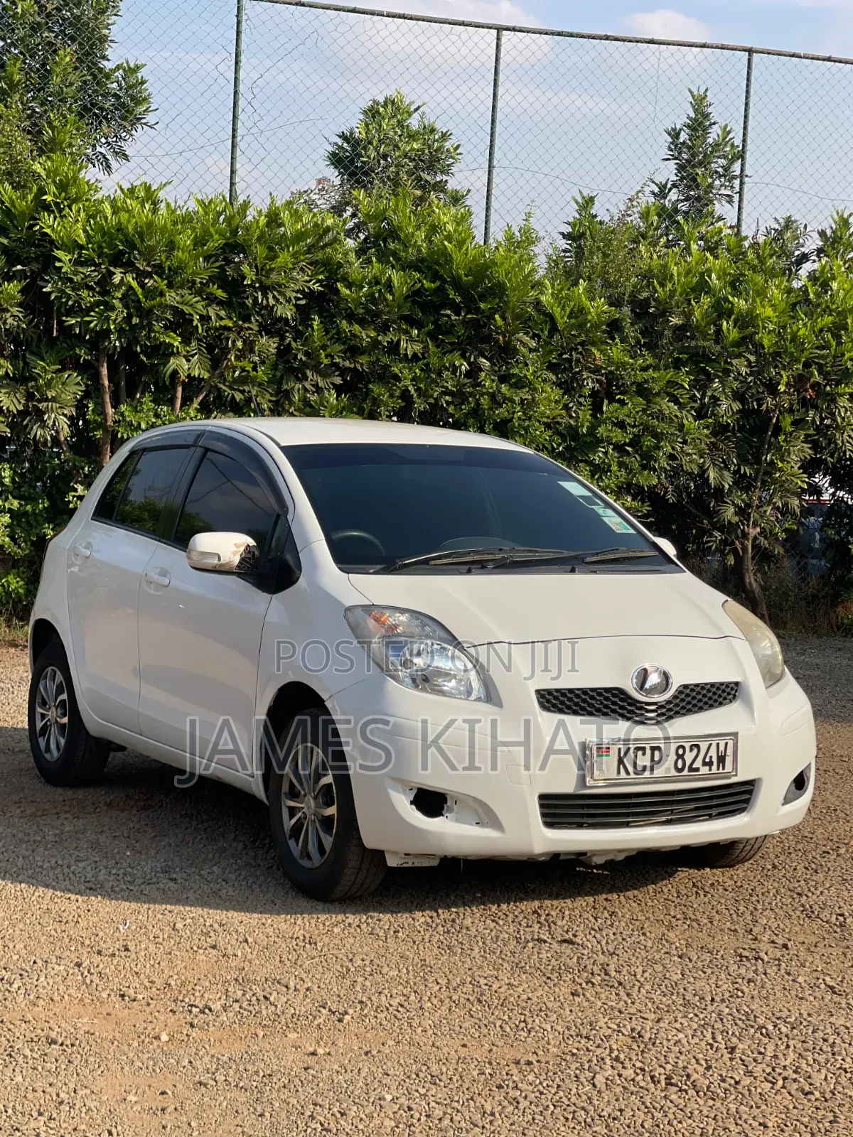 Toyota Vitz 2011 White