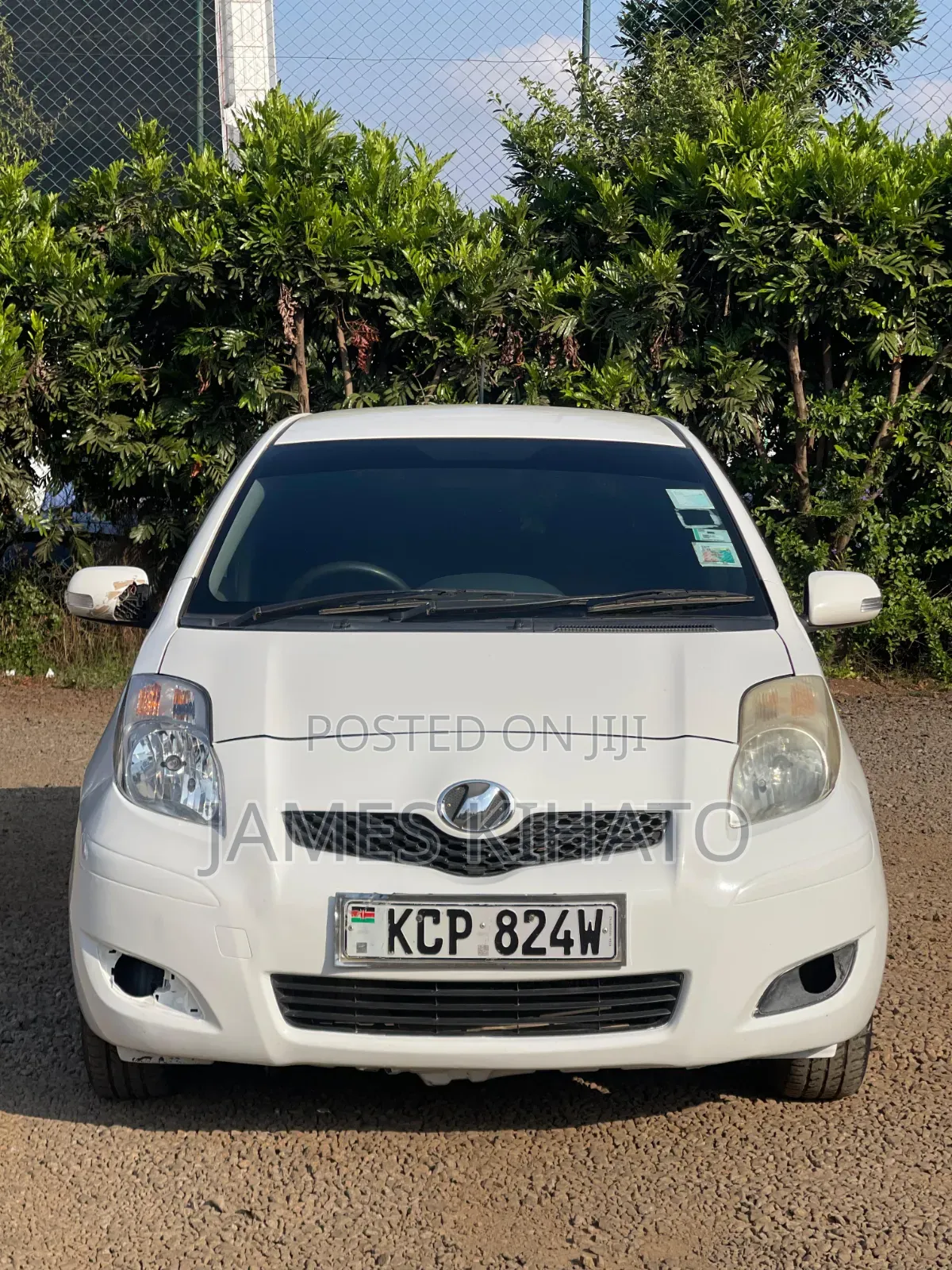 Toyota Vitz 2011 White