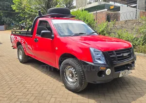 Isuzu D-MAX 2010 Red