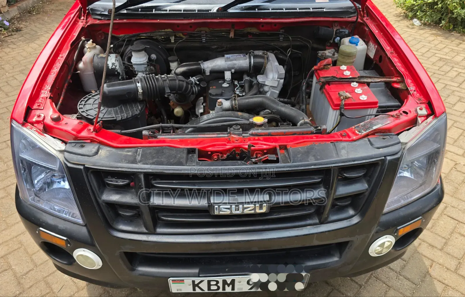 Isuzu D-MAX 2010 Red