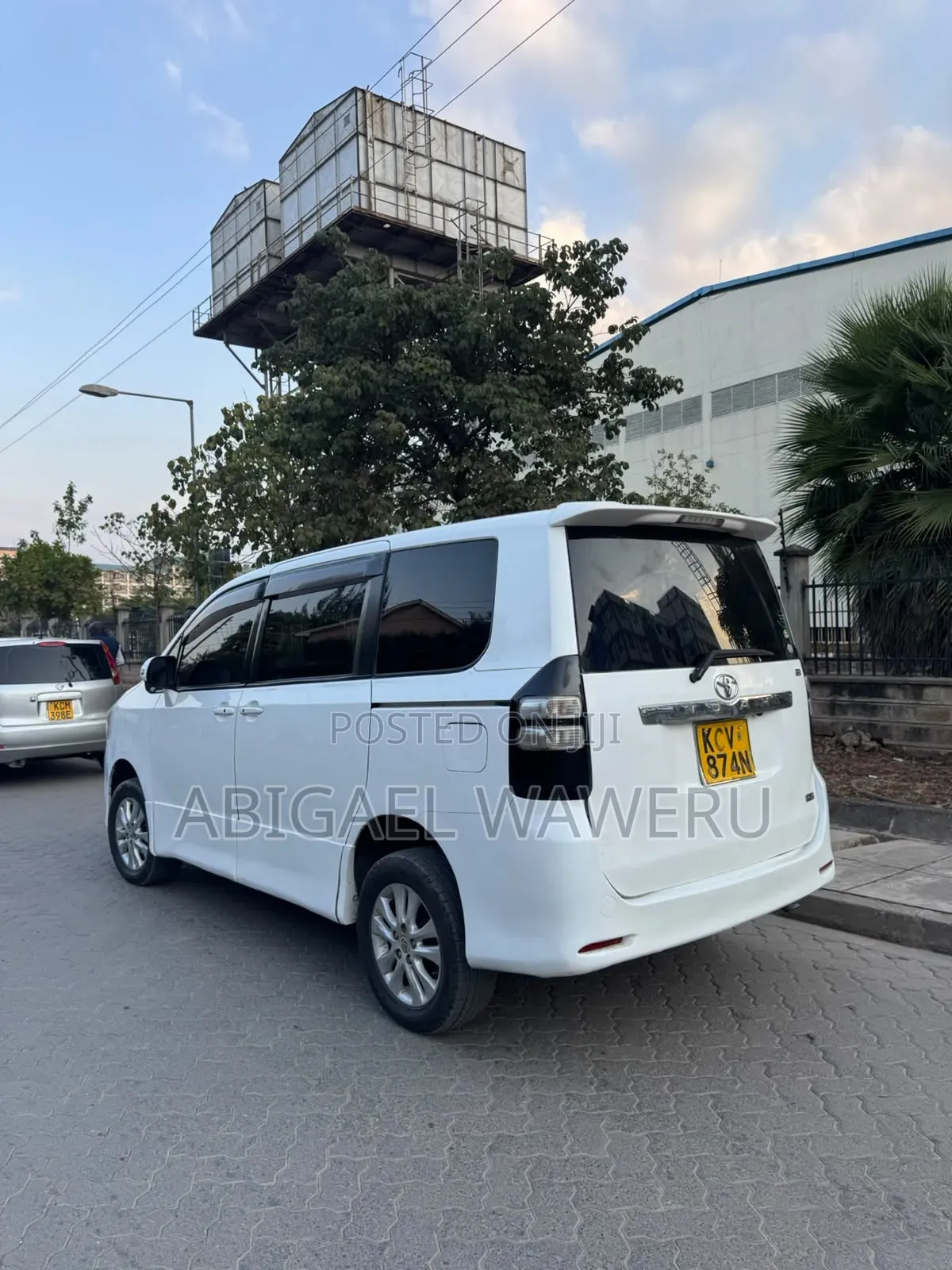 Toyota Noah 2012 White