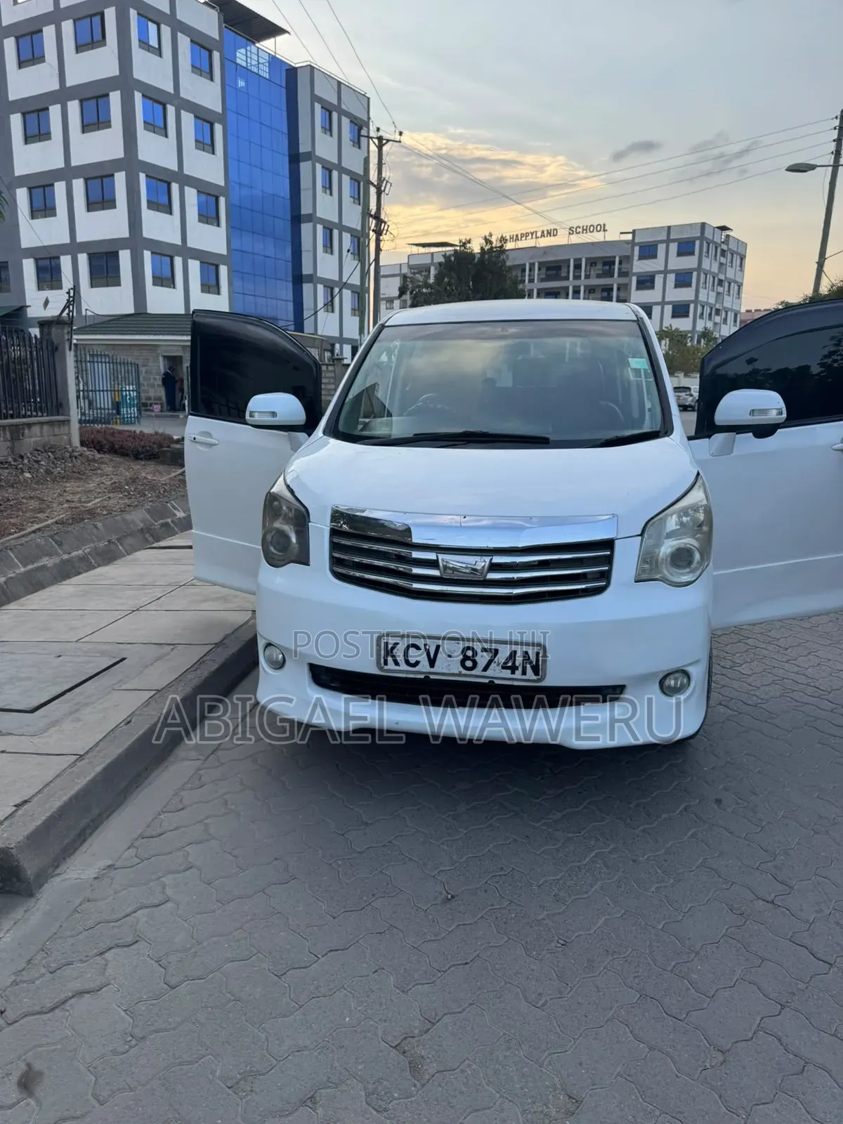 Toyota Noah 2012 White