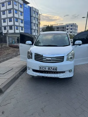 Toyota Noah 2012 White