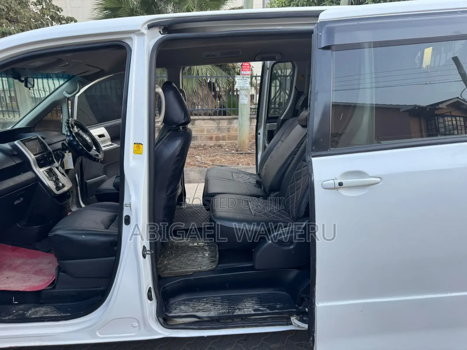 Toyota Noah 2012 White