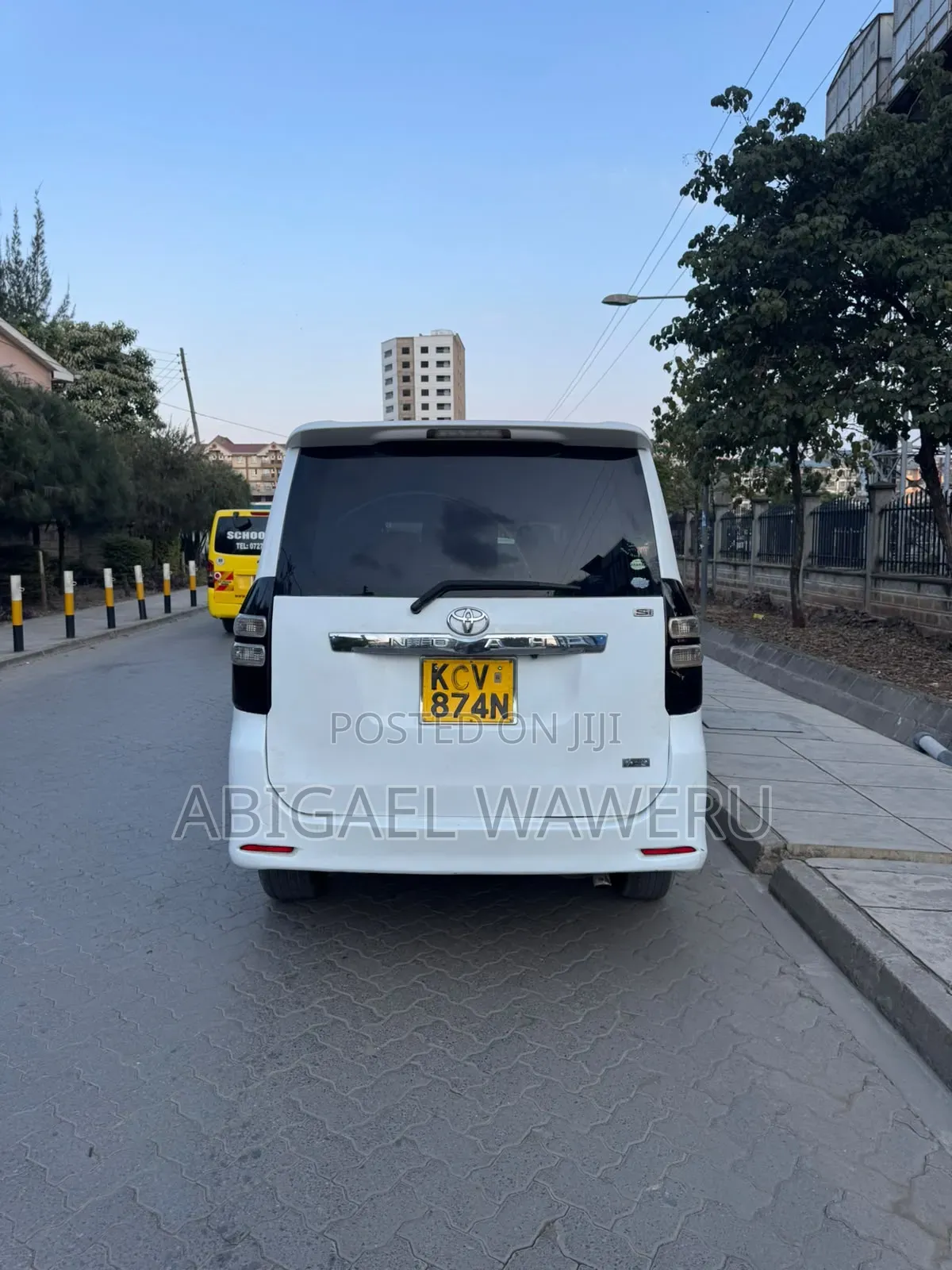 Toyota Noah 2012 White