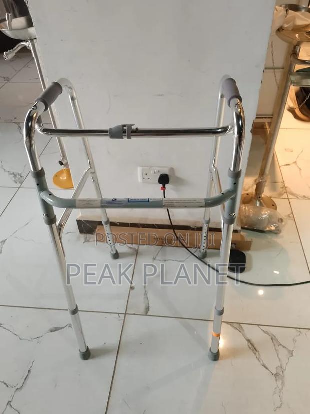 Foldable Support Frame for Improved Walking Stability