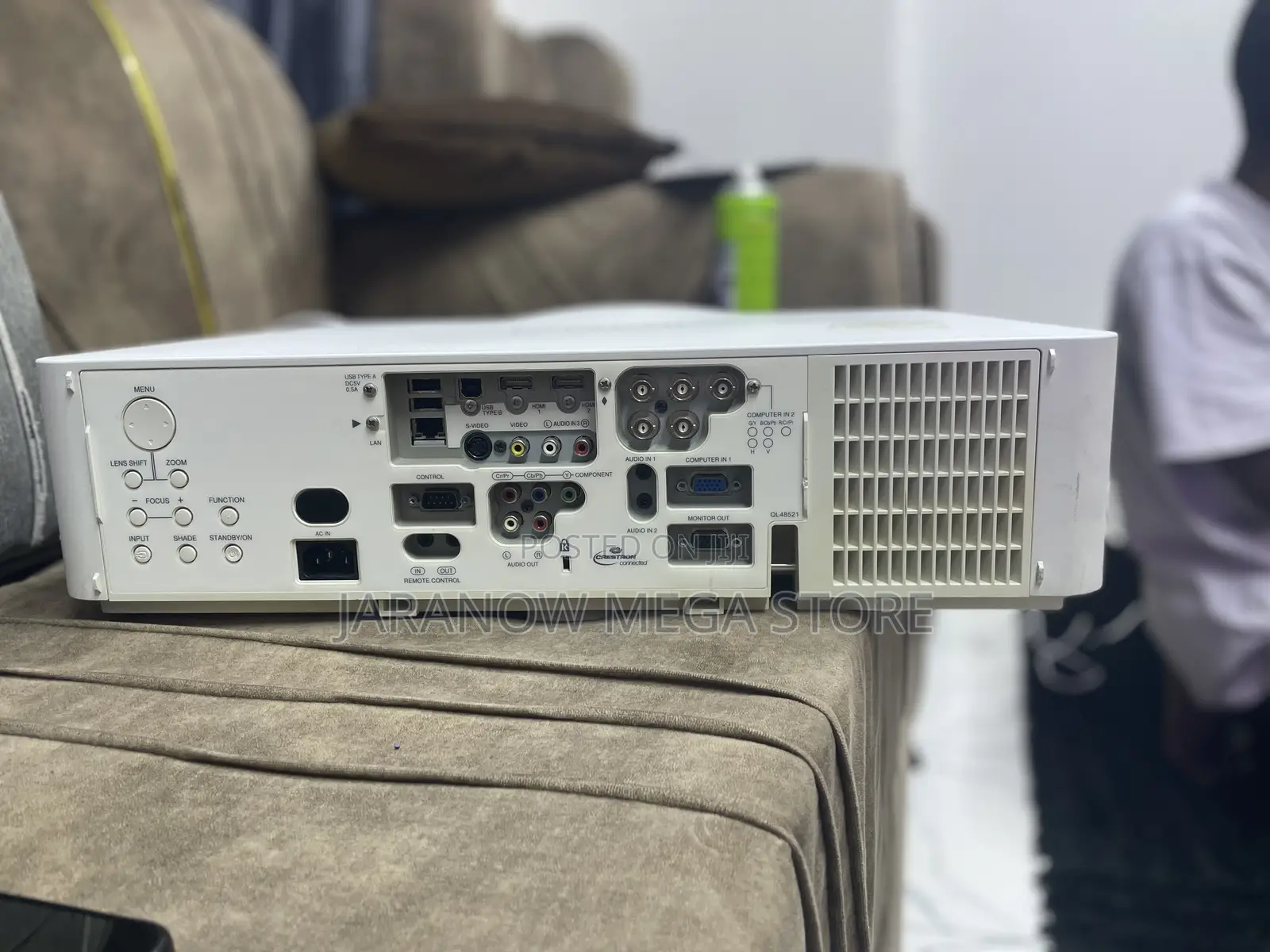 Hitachi Projector