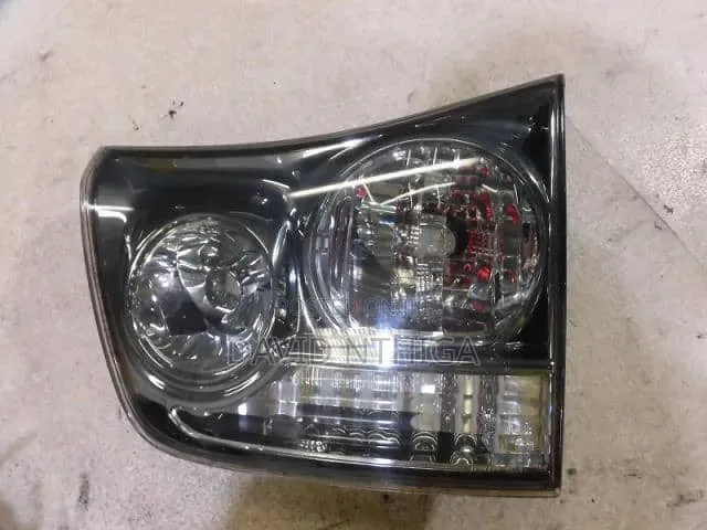 Toyota Harrier Rear/Back Light