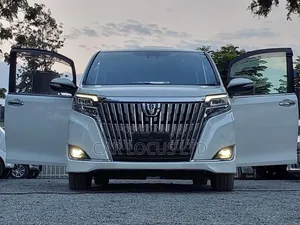 Toyota Esquire 2019 Pearl