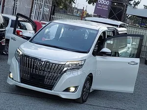 Toyota Esquire 2019 Pearl