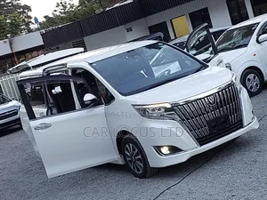 Toyota Esquire 2019 Pearl