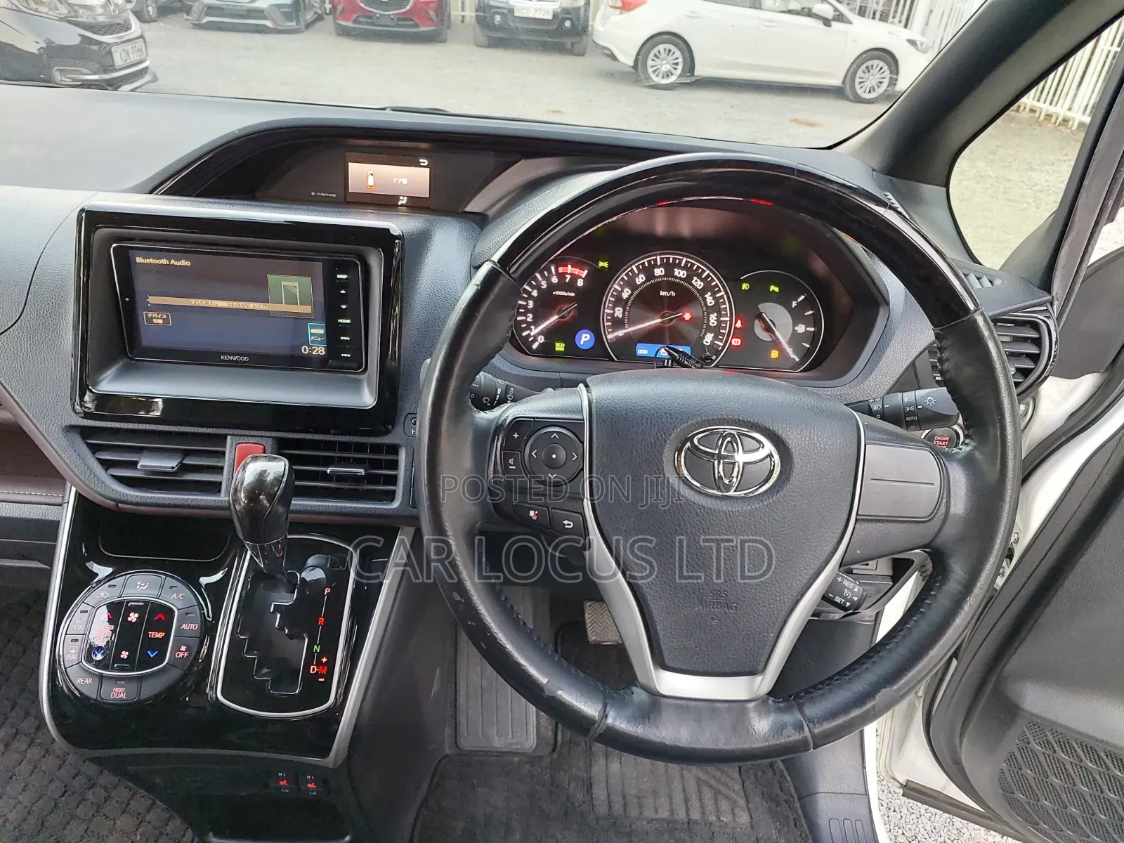 Toyota Esquire 2019 Pearl