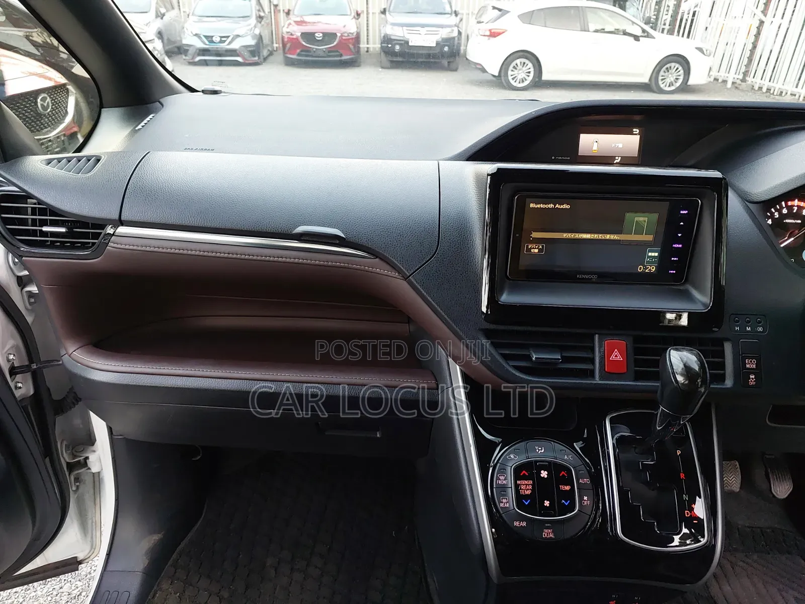Toyota Esquire 2019 Pearl
