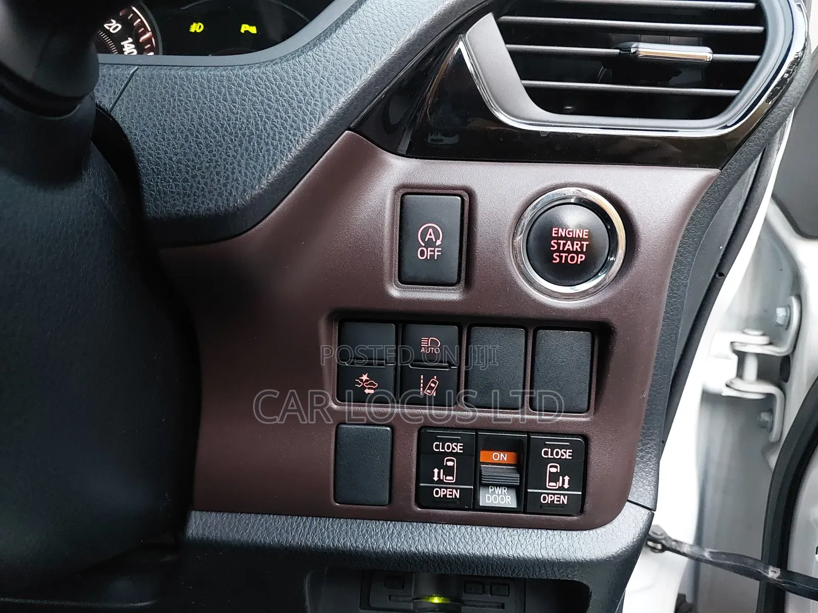 Toyota Esquire 2019 Pearl
