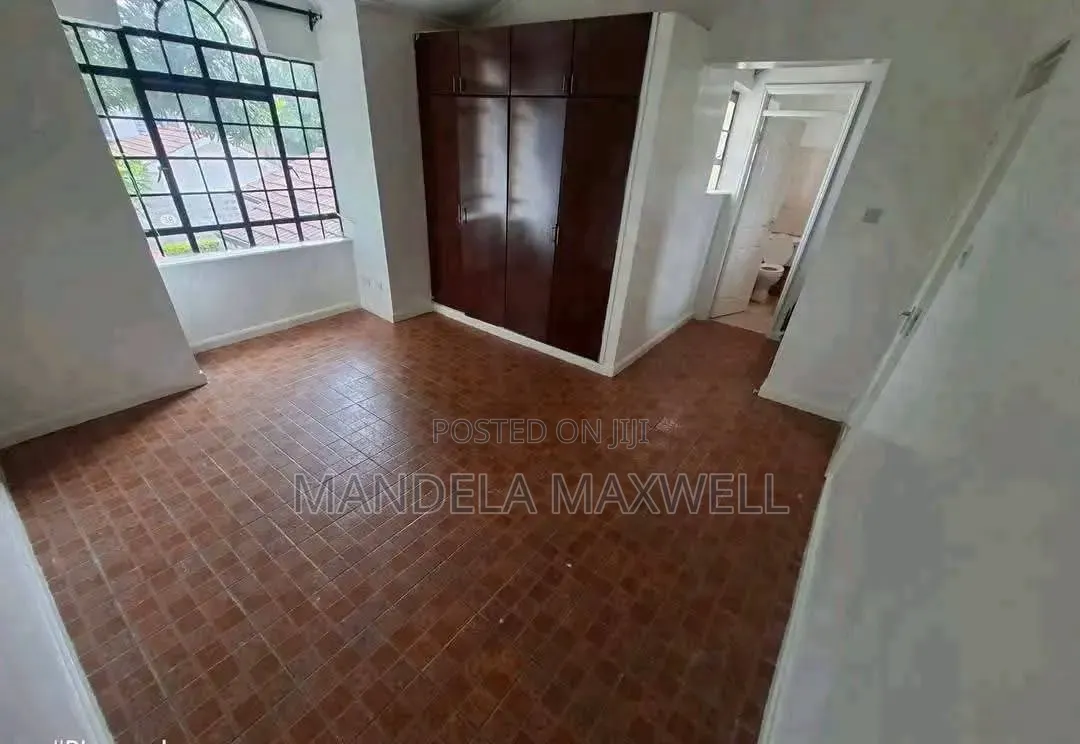4bdrm Mansion in Gateway Mall Area for rent