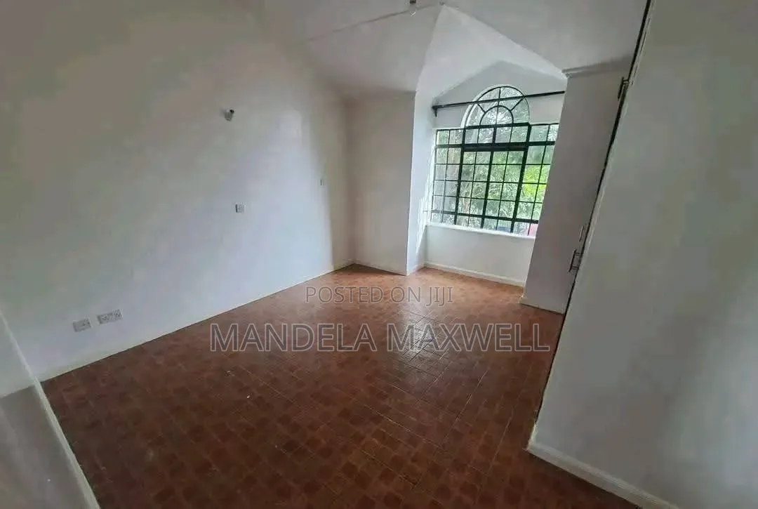 4bdrm Mansion in Gateway Mall Area for rent